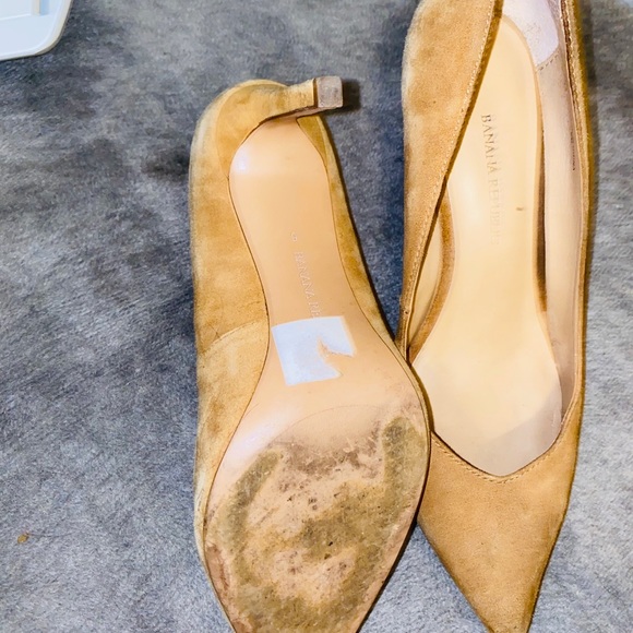 Banana republic tan heels in size 6 - Picture 2 of 6